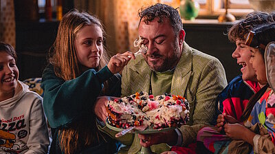 Mehr zum Film „Die Kinder aus der Silberstraße“ Szenenbild aus dem Film „Die Kinder aus der Silberstraße“