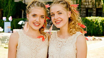 Mehr zum Film „Hanni & Nanni 3“ Szenenbild aus dem Film „Hanni & Nanni 3“